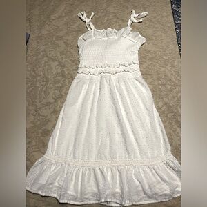 Jessica Simpson white dress
